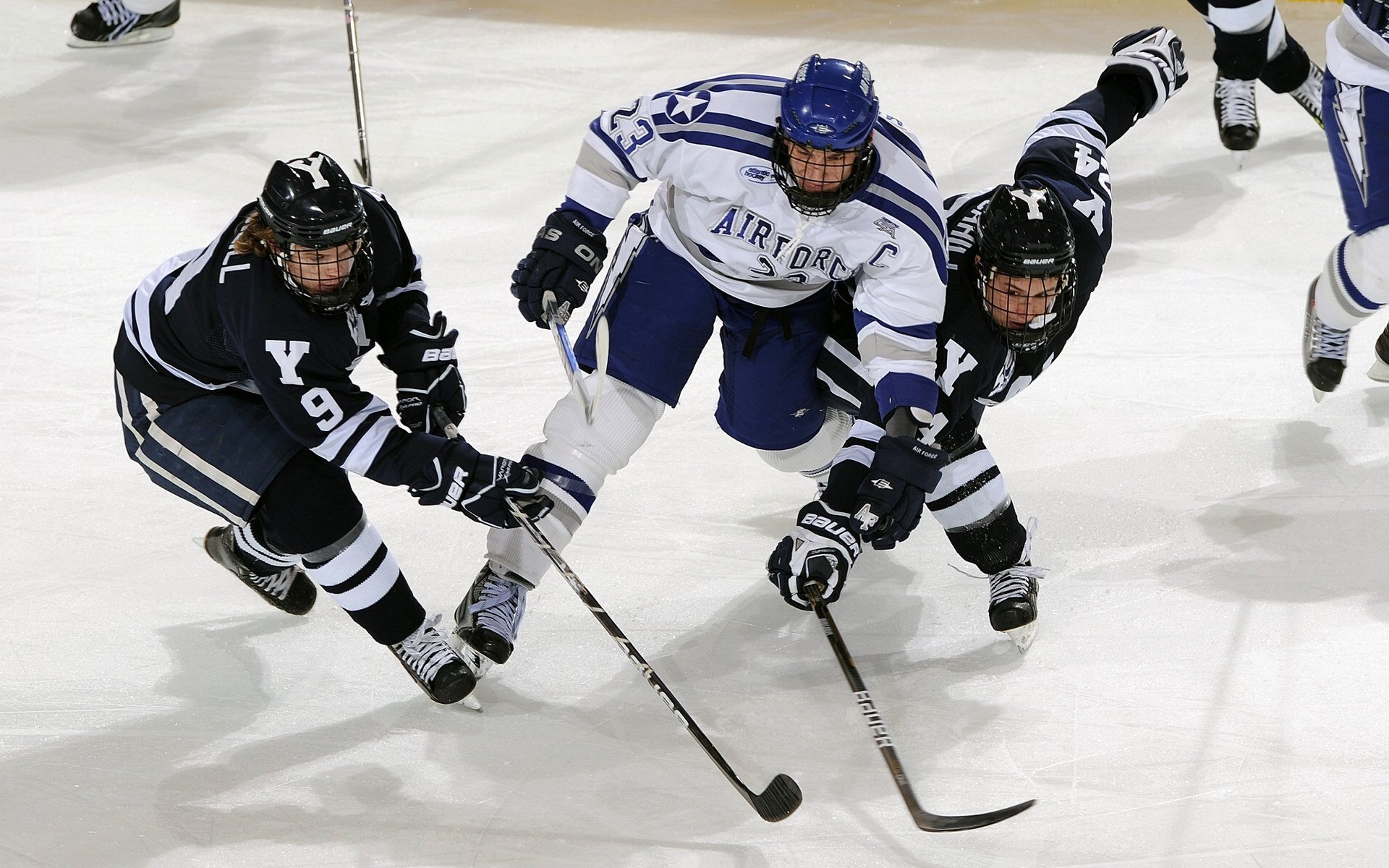 星空体育全站-《英雄联盟》“超级预选”冠军悬念逐步升温！期待战火再燃，谁将问鼎巅峰？